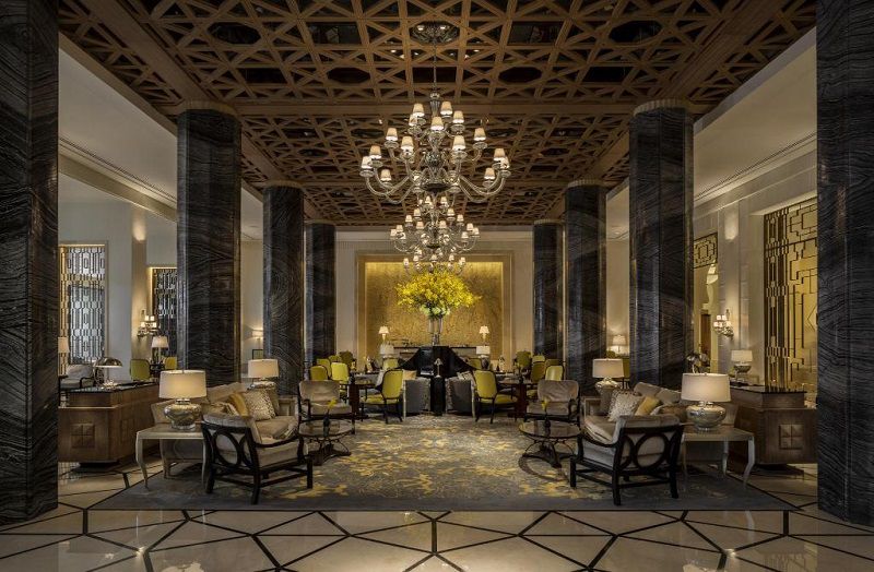 den-thong-tang-pha-le